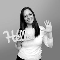 Headshot_Melissa Petrarca 3_Square